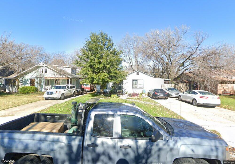 726 Bonham St, Grand Prairie, TX 75050 - photo 1