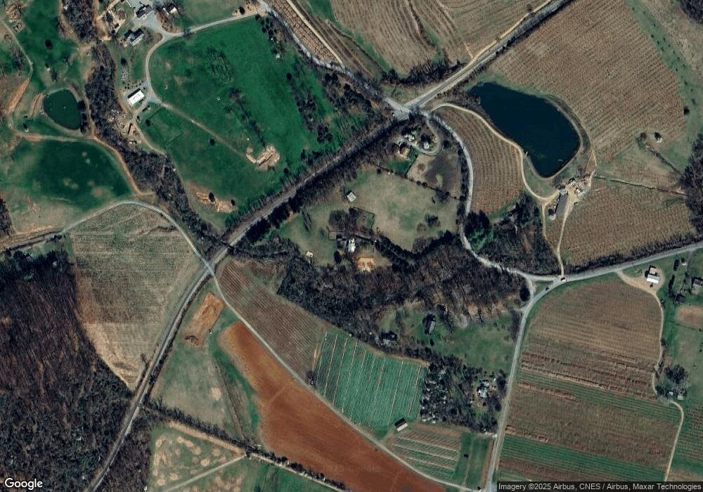 6819 Jarmans Gap Rd, Crozet, VA 22932 - photo 1