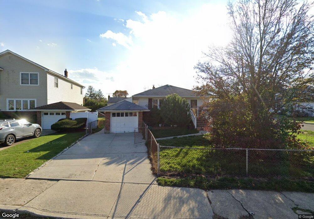 42 Windsor Pkwy, Oceanside, NY 11572 - photo 1