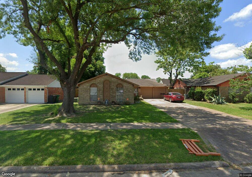 9946 Kirkshire Dr, Houston, TX 77089 - photo 1
