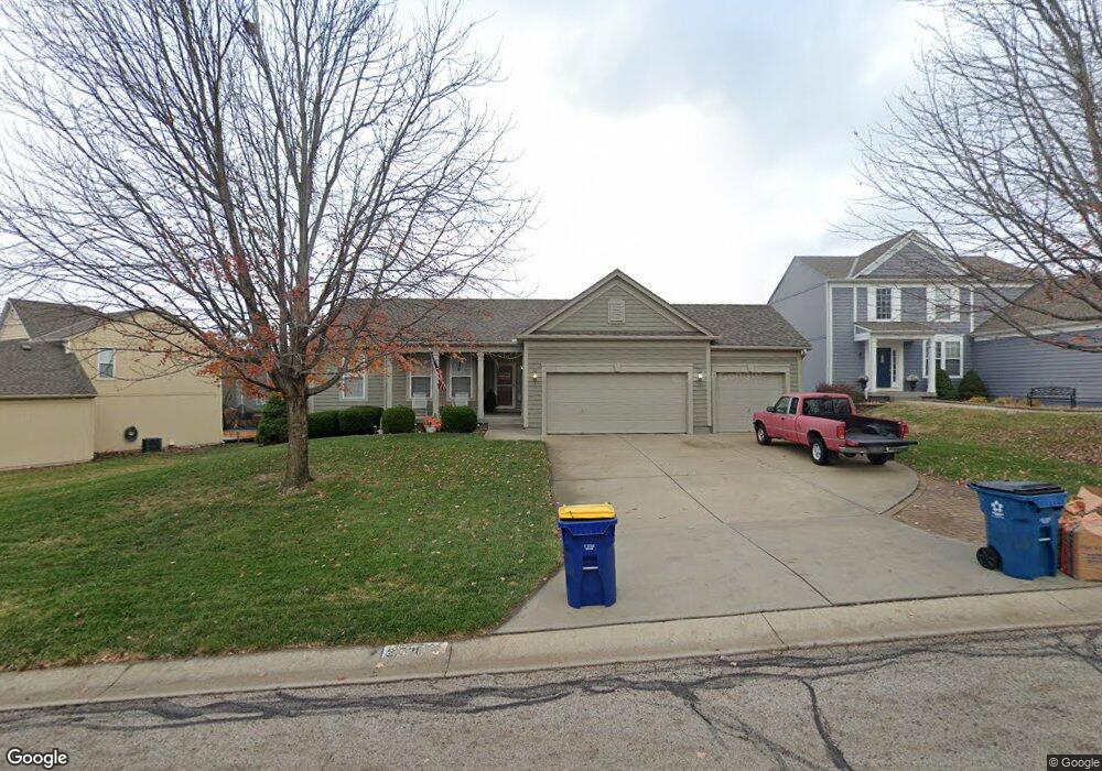 21726 W 56th St, Shawnee, KS 66218 - photo 1