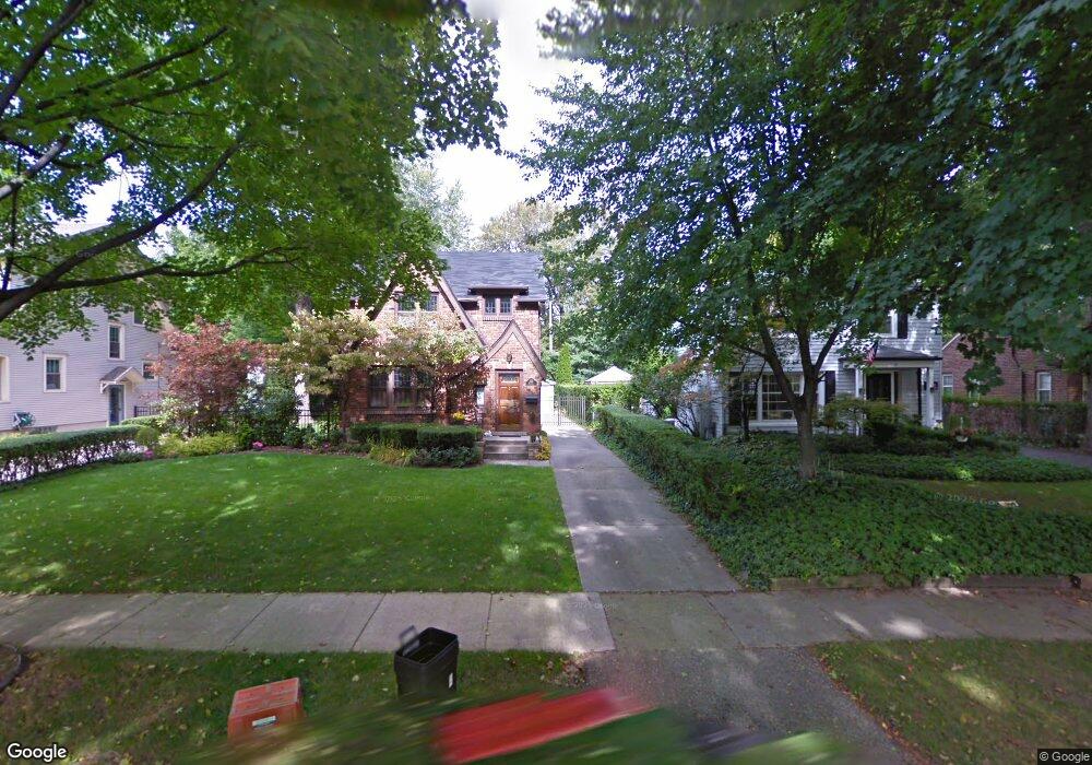 328 Hillcrest Ave, Grosse Pointe Farms, MI 48236 - photo 1