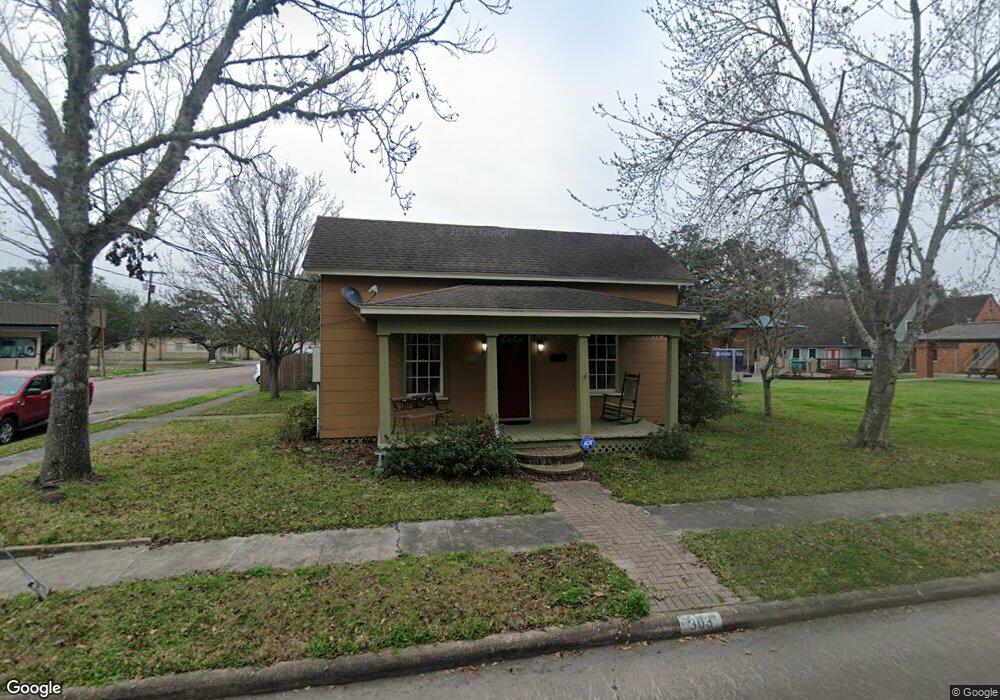 303 S Hood St, Alvin, TX 77511 - photo 1