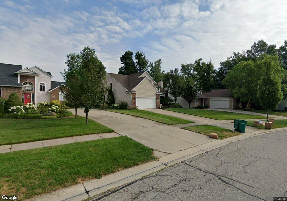 343 Cove View Dr, Waterford, MI 48327 - photo 1