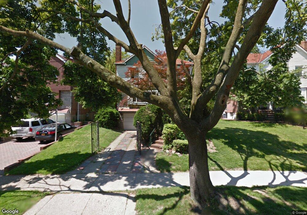 7220 136th St, Flushing, NY 11367 - photo 1