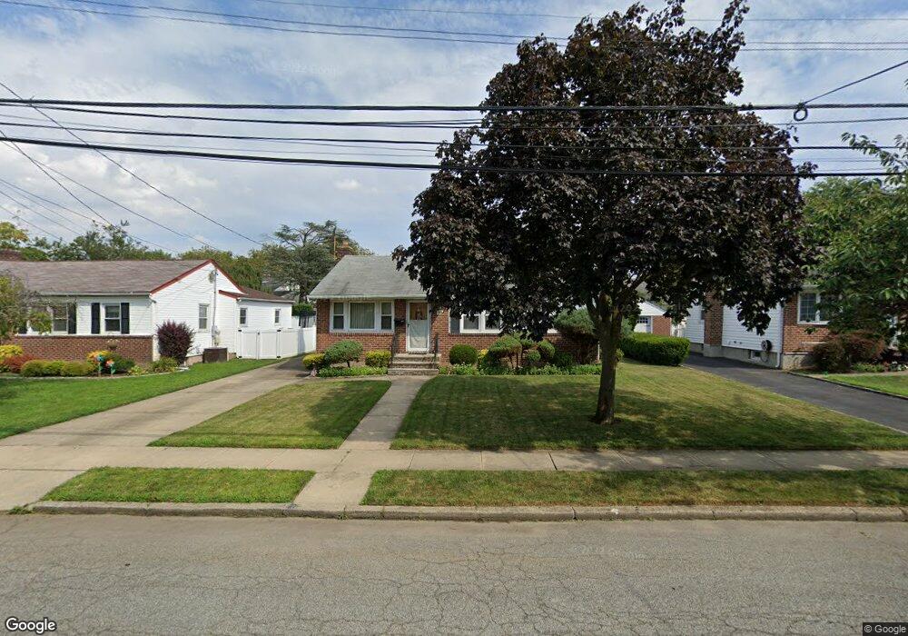 16 Dolores Place, Malverne, NY 11565 - photo 1