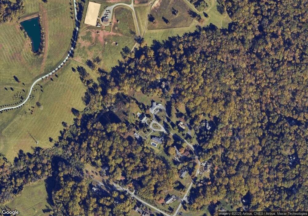 225 Montvue Dr, Charlottesville, VA 22901 - photo 1