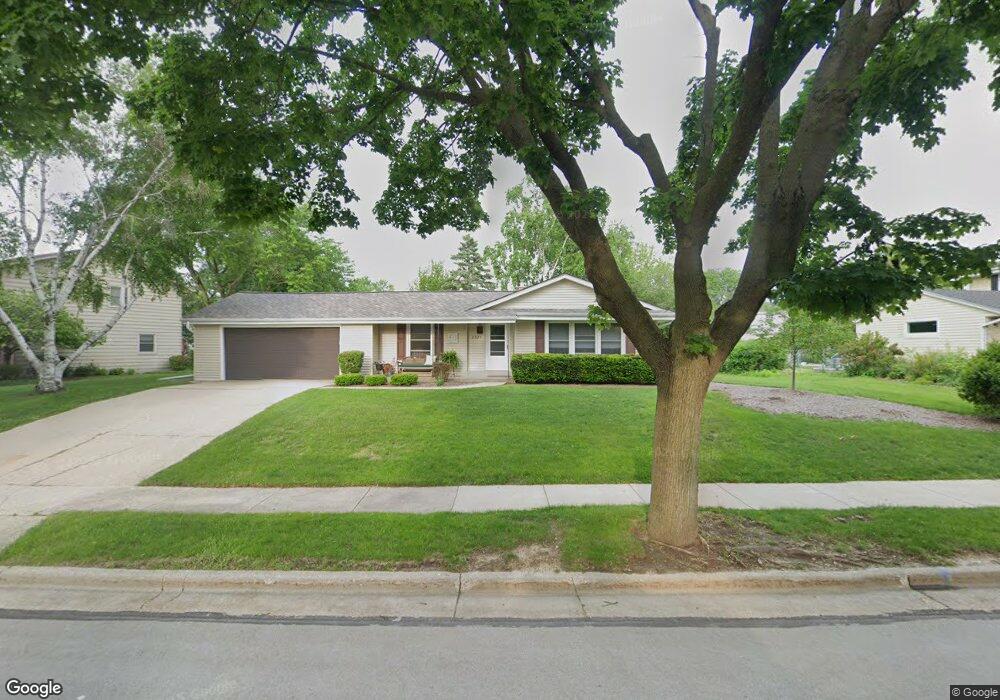 2325 Misty Ln, Waukesha, WI 53186 - photo 1