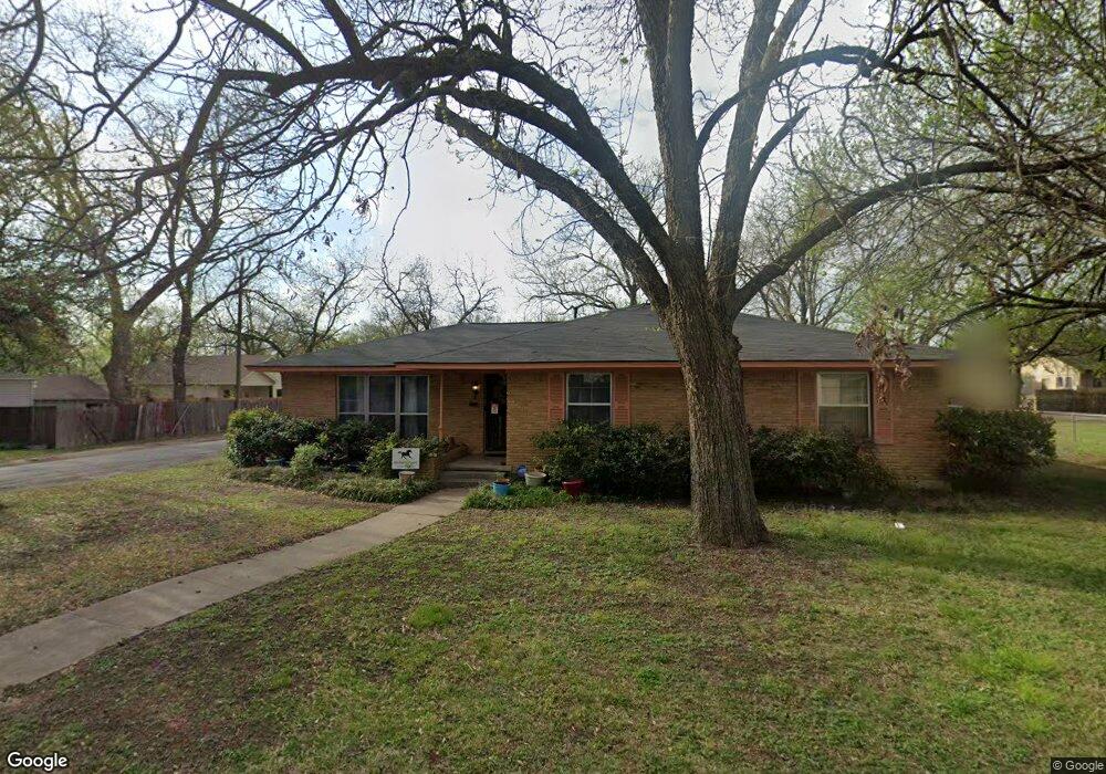223 W Willingham St, Cleburne, TX 76033 - photo 1