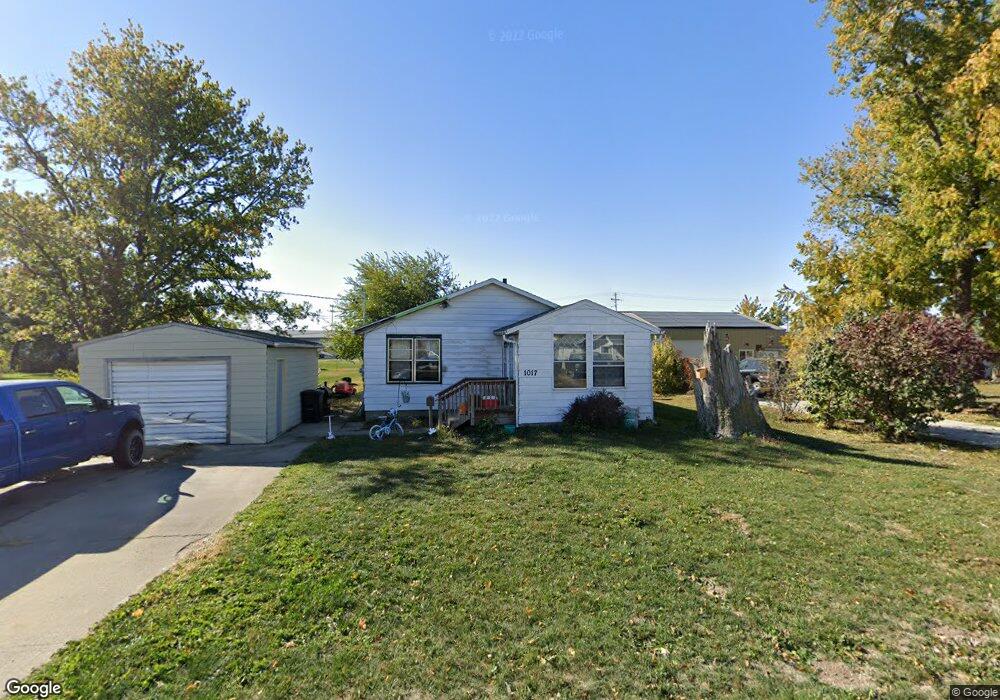 1017 E 9th St N, Newton, IA 50208 - photo 1