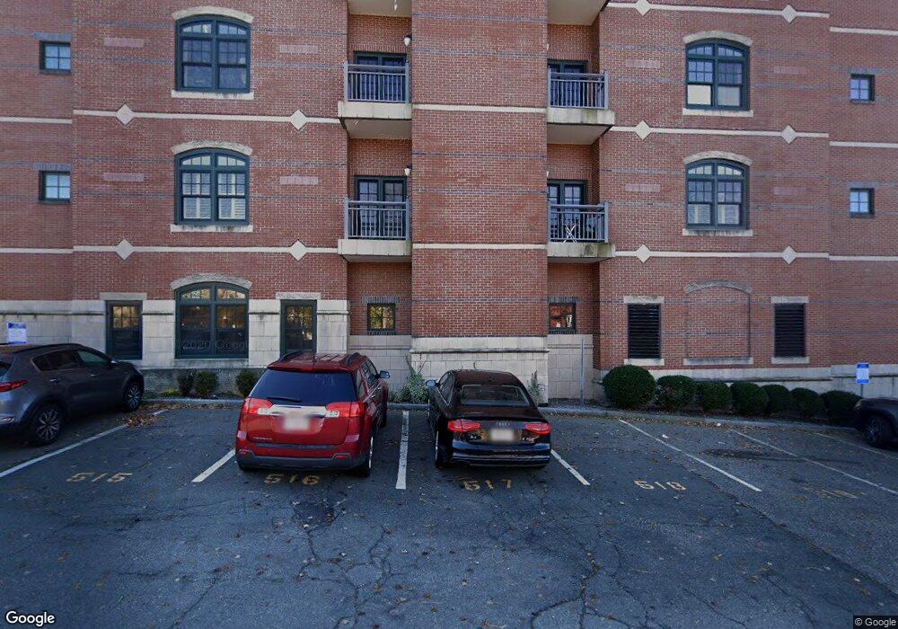 10 Winchester Place unit 203, Winchester, MA 01890 - photo 1