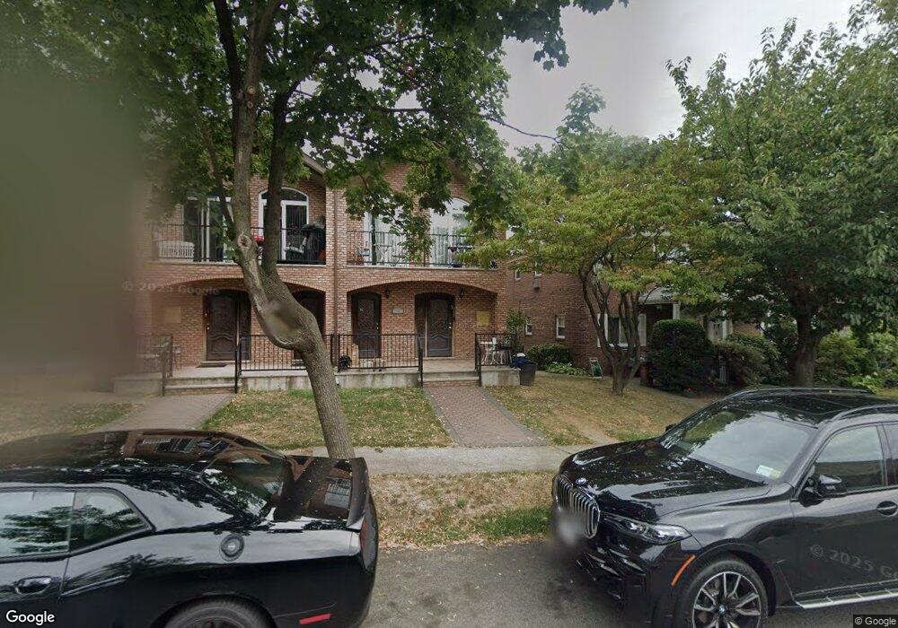 17519 74th Ave, Fresh Meadows, NY 11366 - photo 1