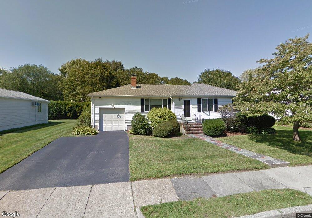 63 Selwyn Rd, Newton Highlands, MA 02461 - photo 1