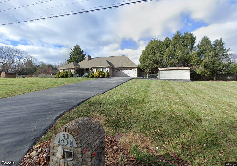 802 Hiwassee Heights Dr, Johnson City, TN 37601 - photo 1