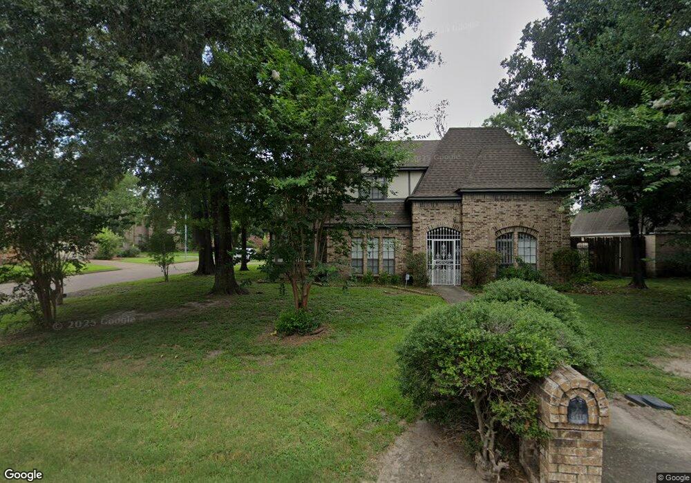 5410 Holly View Dr, Houston, TX 77091 - photo 1