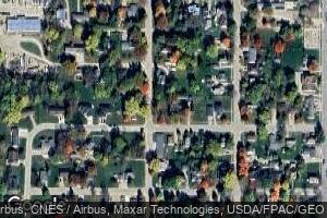 210 W 5th St, Riceville, IA 50466