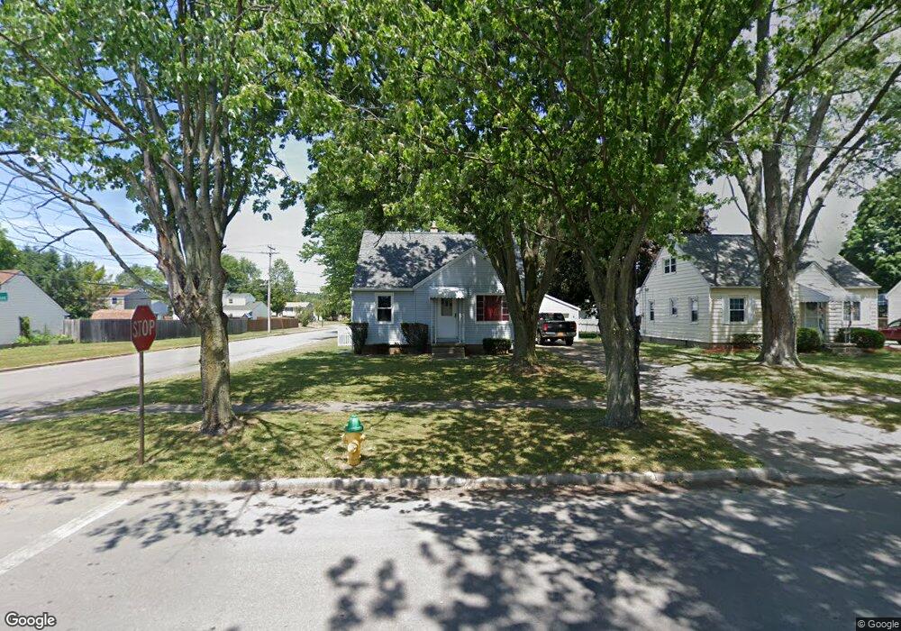 814 Pioneer Dr, North Tonawanda, NY 14120 - photo 1