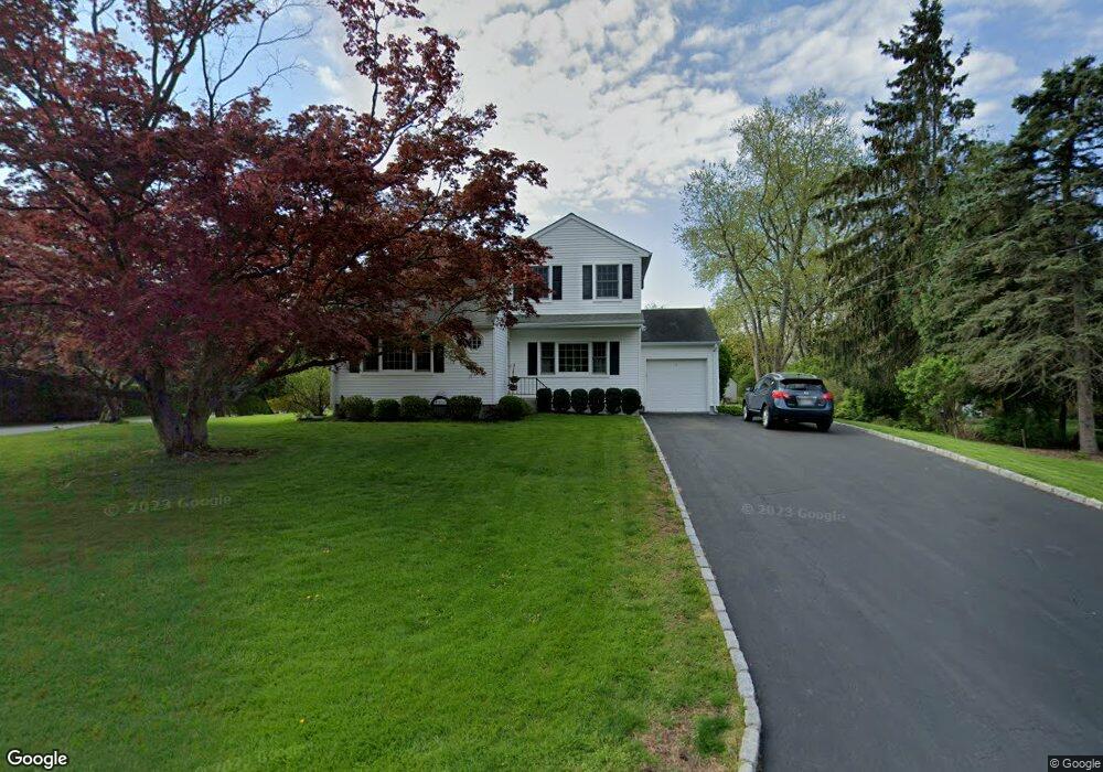 693 Garth Ct, Yorktown Heights, NY 10598 - photo 1