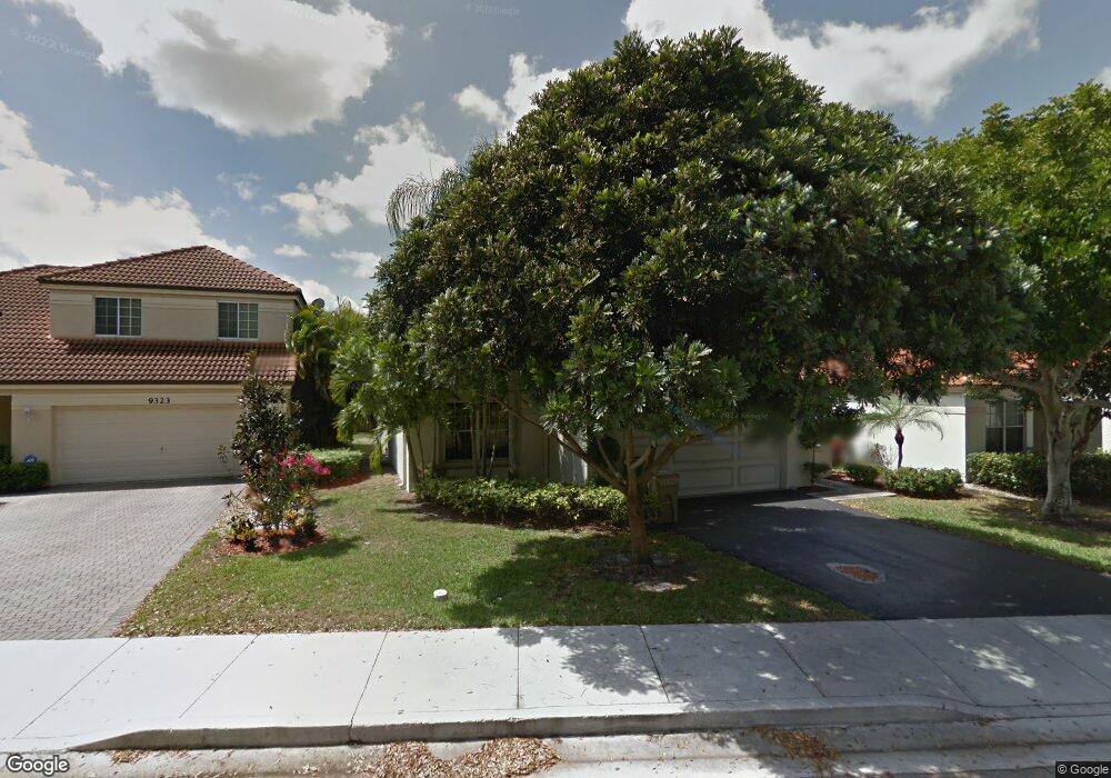 9313 Oak Grove Cir, Davie, FL 33328 - photo 1