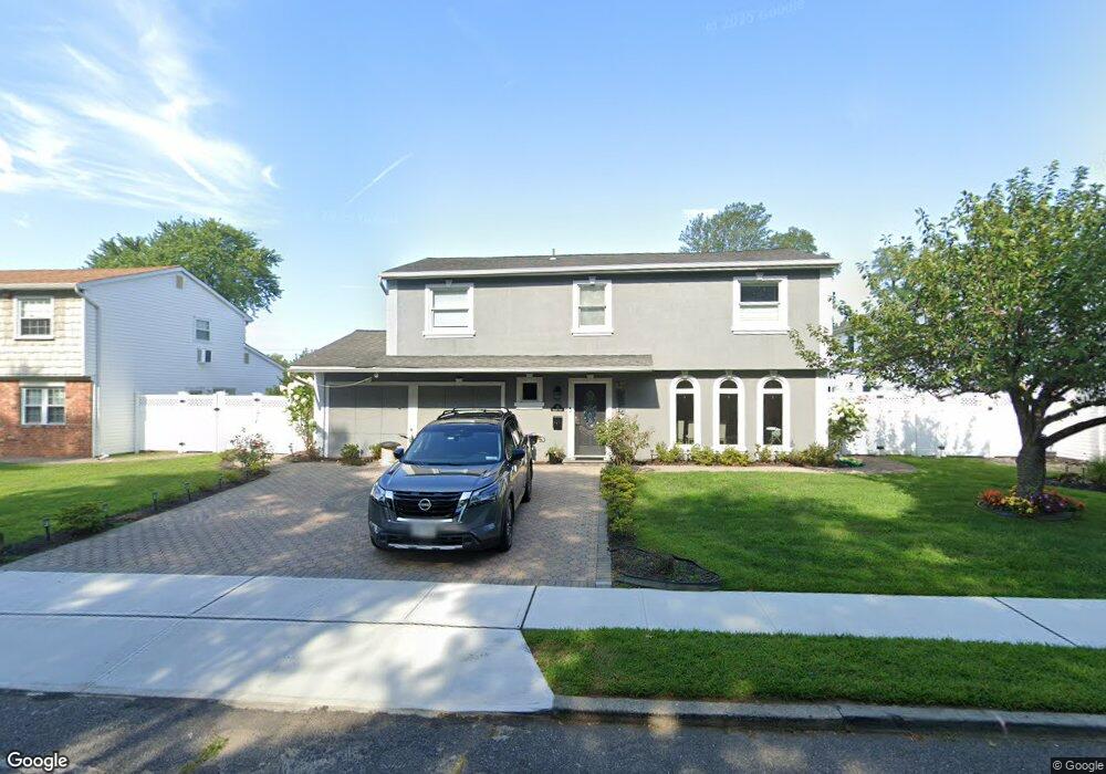 30 Shubert Ln, Bethpage, NY 11714 - photo 1
