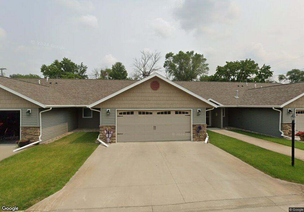 213 Lindwood Dr, Jamestown, ND 58401 - photo 1