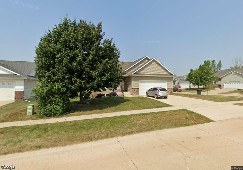 1512 Kodiak Dr NW, Cedar Rapids, IA 52405 - photo 1