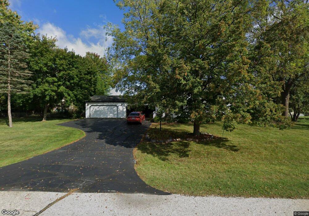 N73W16042 Edelweiss Ln, Menomonee Falls, WI 53051 - photo 1