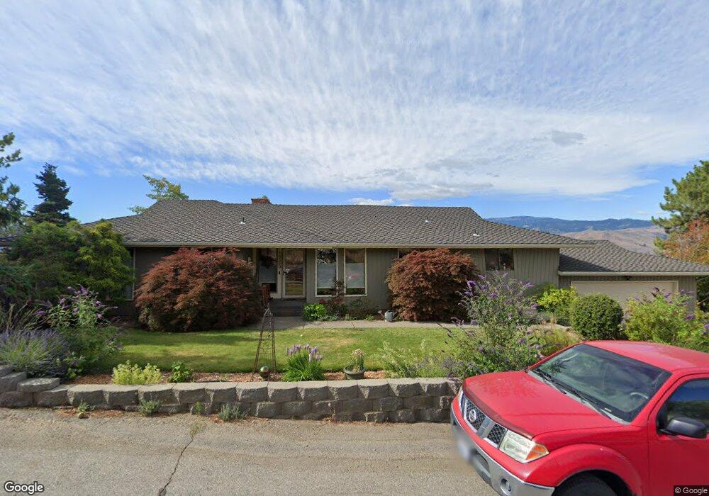 1720 10th St NE, East Wenatchee, WA 98802 - photo 1
