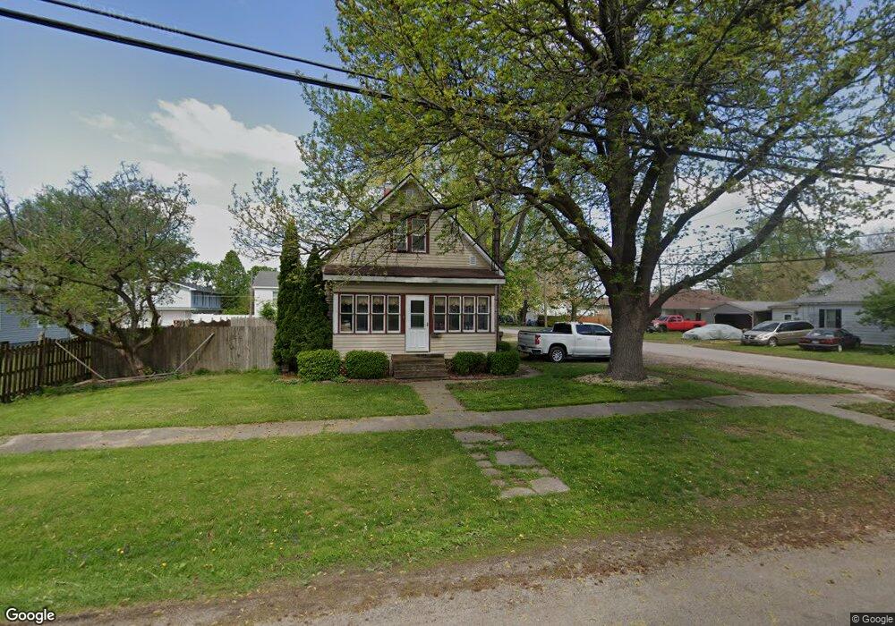 1227 N Mclean St, Lincoln, IL 62656 - photo 1