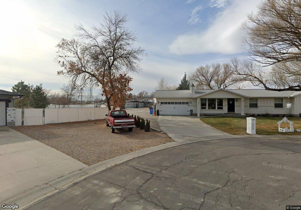 3529 W Mountain View Cir, Riverton, UT 84065 - photo 1