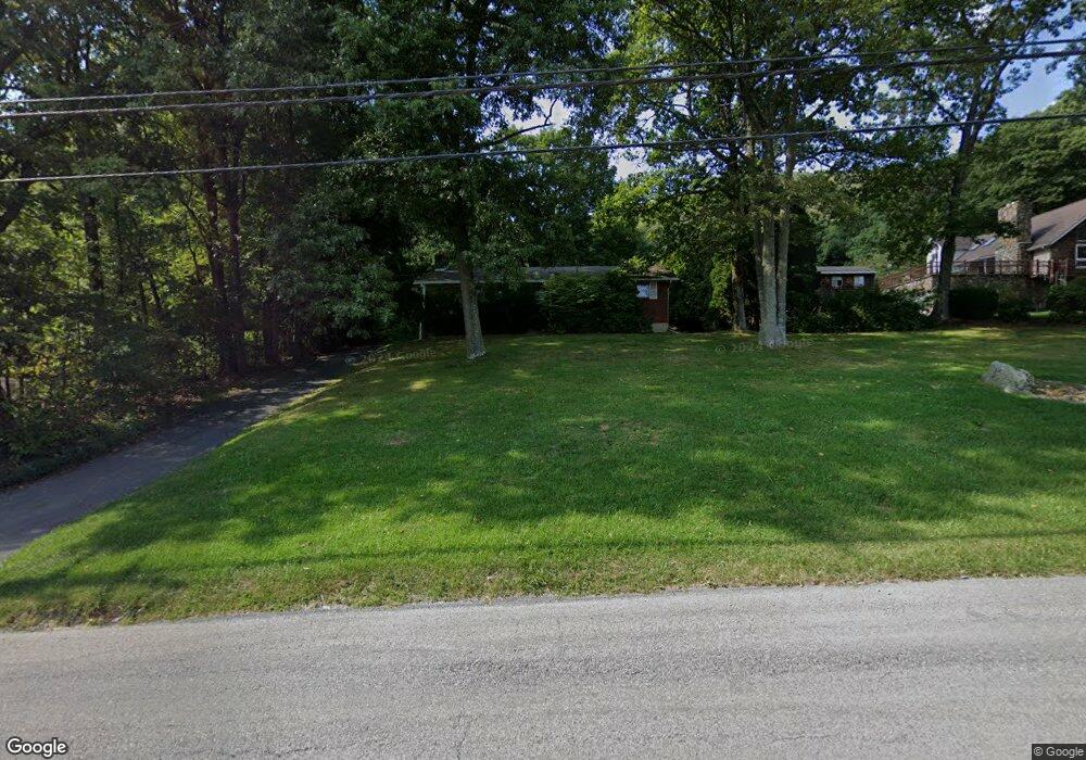 1093 Constitution Ave, Pen Argyl, PA 18072 - photo 1