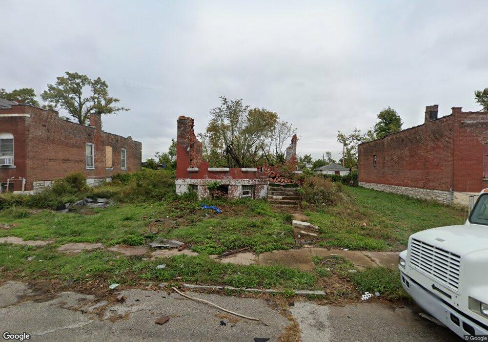 4453 Kossuth Ave, Saint Louis, MO 63115 - photo 1