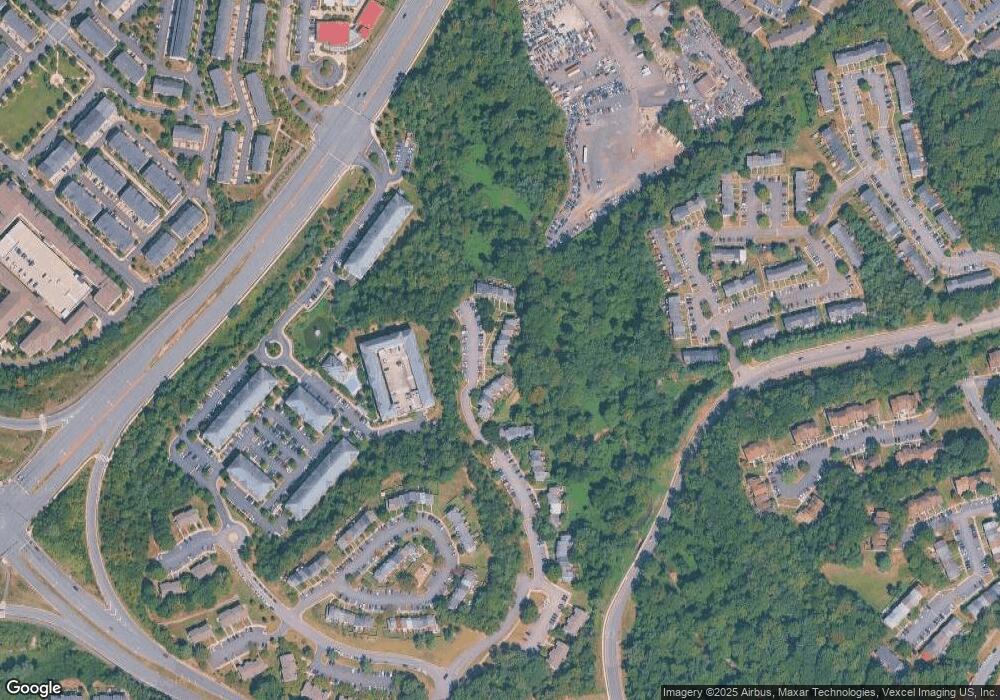 15211 Valley Stream Dr, Woodbridge, VA 22191 - photo 1