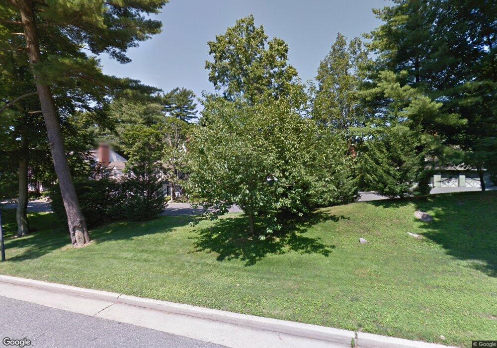 8 Duke of Gloucester, Manhasset, NY 11030 - photo 1