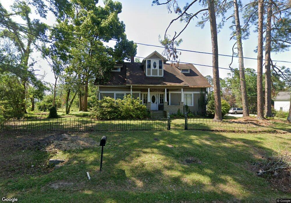 402 Franklin St E, Douglas, GA 31533 - photo 1