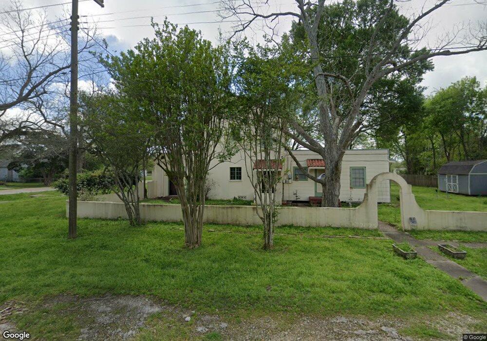 2604 Avenue I, Bay City, TX 77414 - photo 1