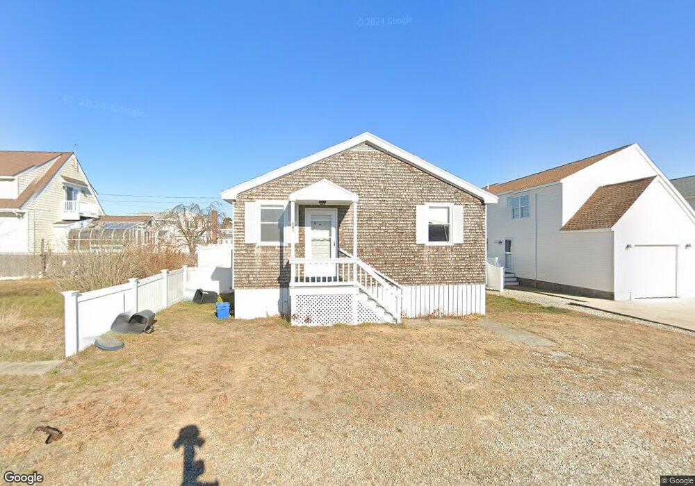 541 Hudson St, Seabrook, NH 03874 - photo 1