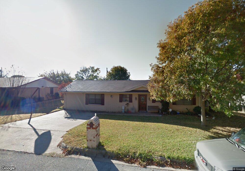 1211 Vivienne St, Weatherford, TX 76086 - photo 1