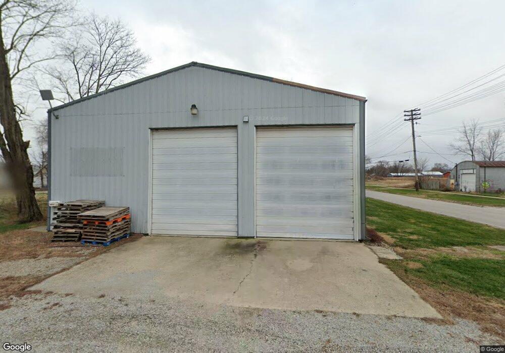 2621 Broadway Ave, Mattoon, IL 61938 - photo 1