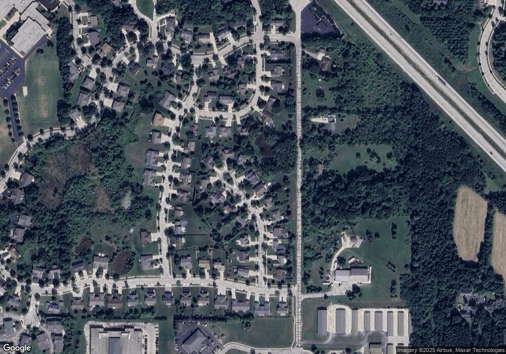 544 Nordic Ct, Slinger, WI 53086 - photo 1