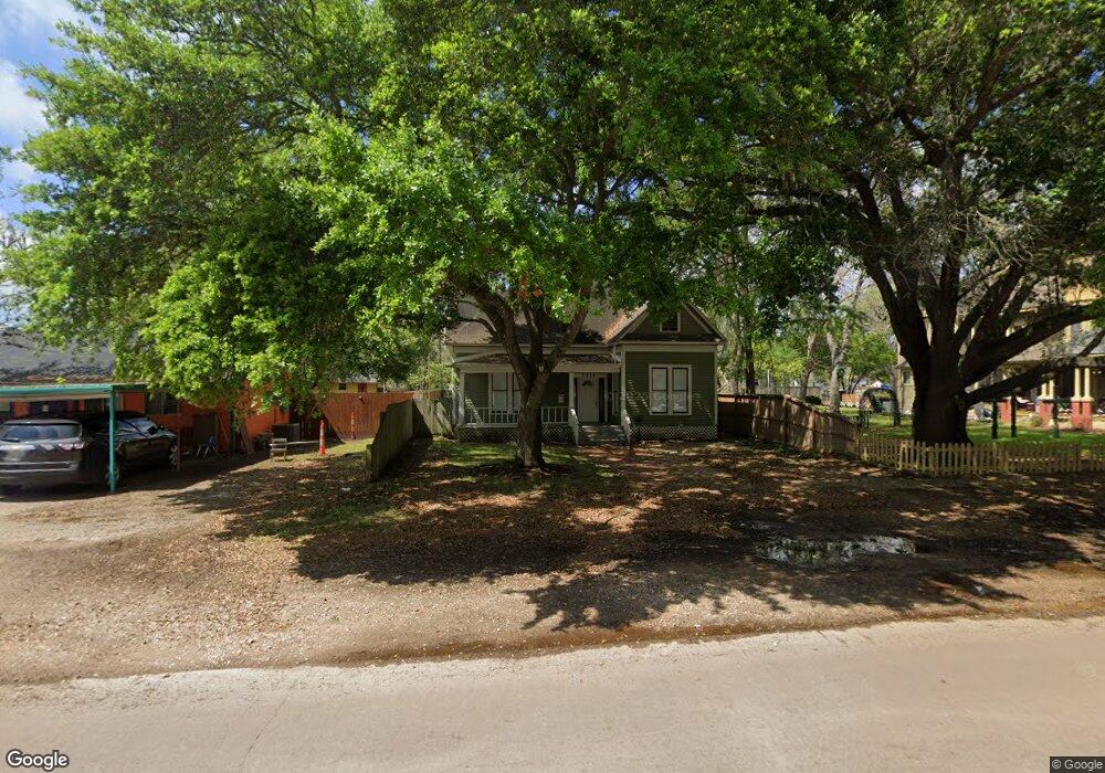 2512 Avenue K, Bay City, TX 77414 - photo 1