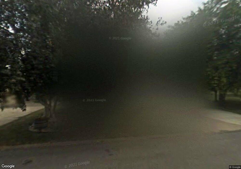 102 Southview Cir, Shenandoah, IA 51601 - photo 1