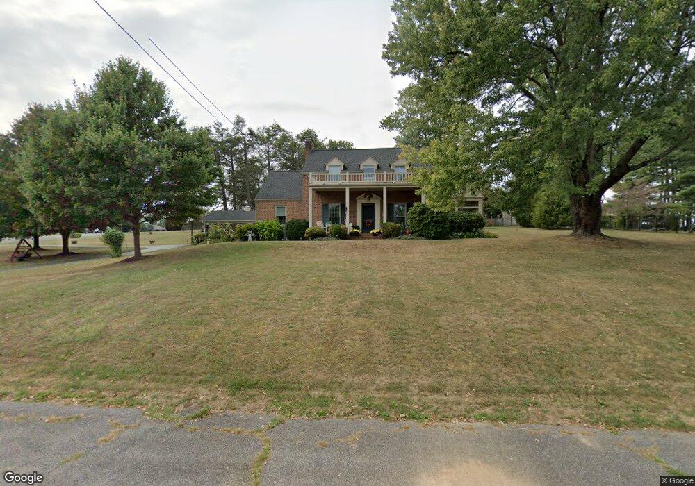 1225 Shamrock Ln, Waynesboro, VA 22980 - photo 1