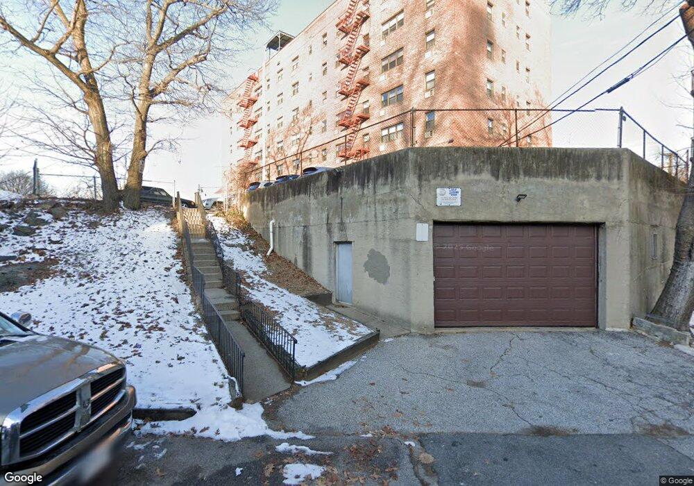 1122 Yonkers Ave unit 3D, Yonkers, NY 10704 - photo 1