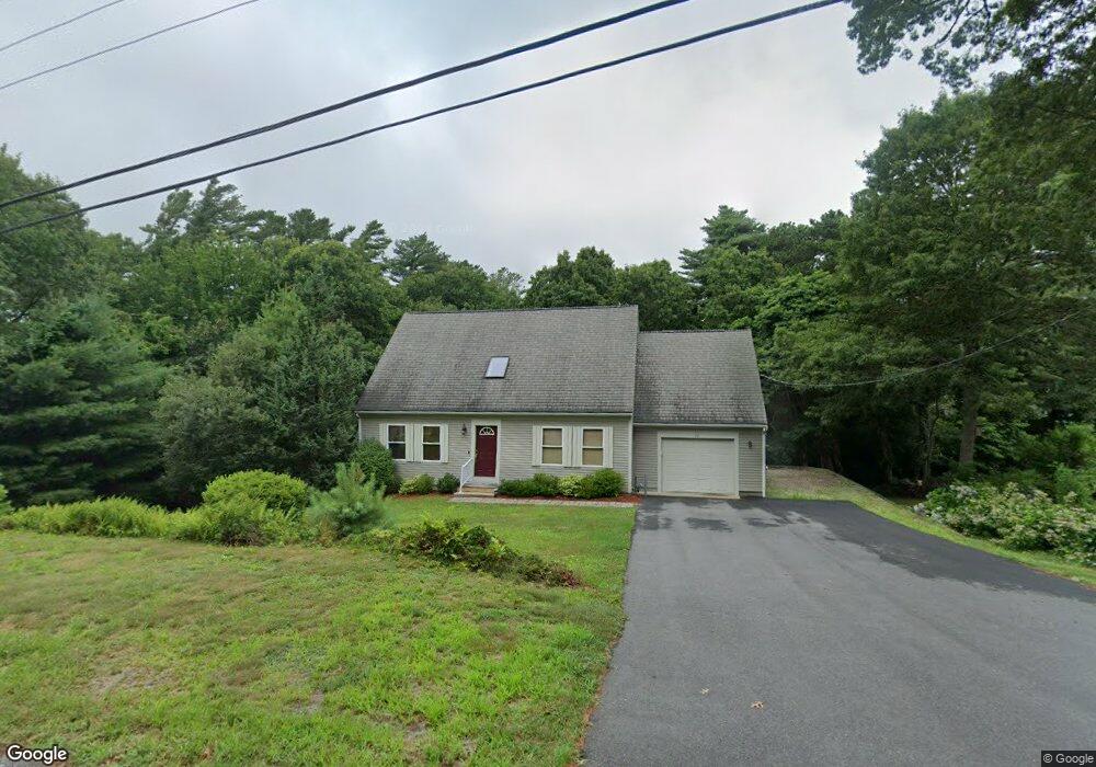 11 Bennets Neck Dr, Pocasset, MA 02559 - photo 1