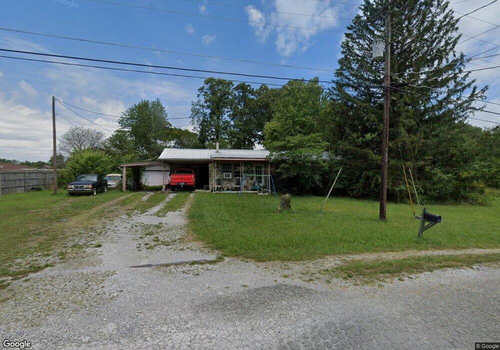 498 Dillon St, Crossville, TN 38555 - photo 1