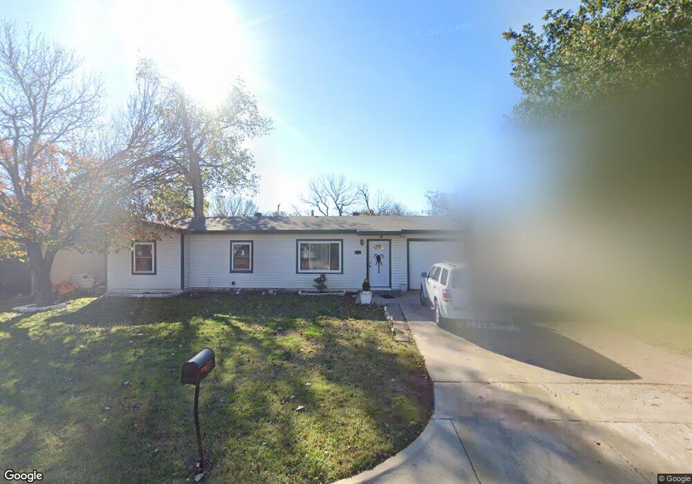 512 Greenway Dr, Hurst, TX 76053 - photo 1