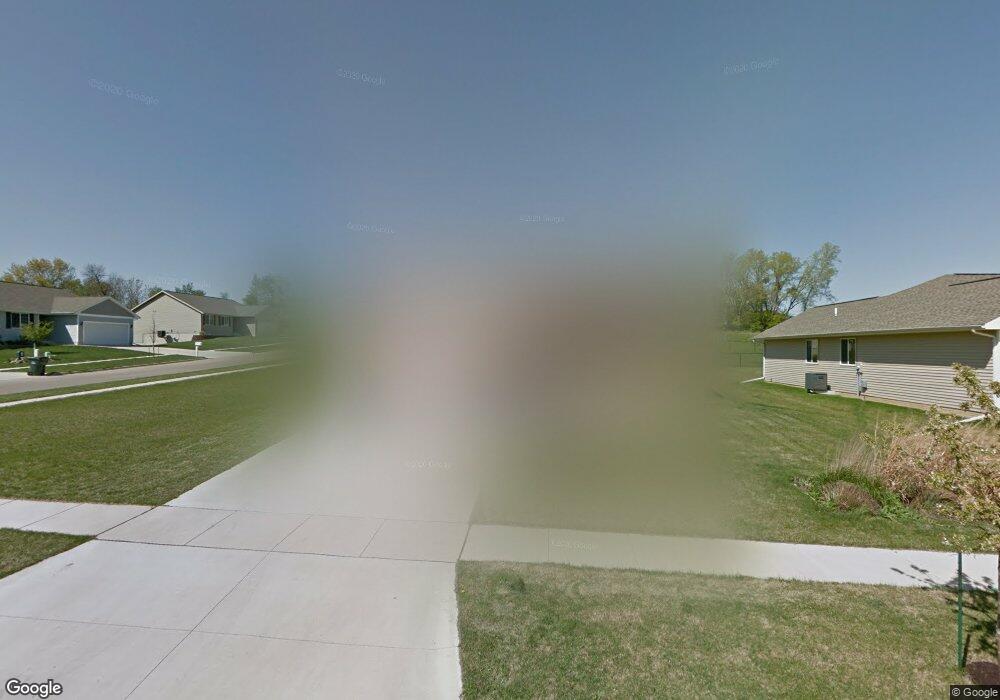 2220 Shady Grove Rd SW, Cedar Rapids, IA 52404 - photo 1