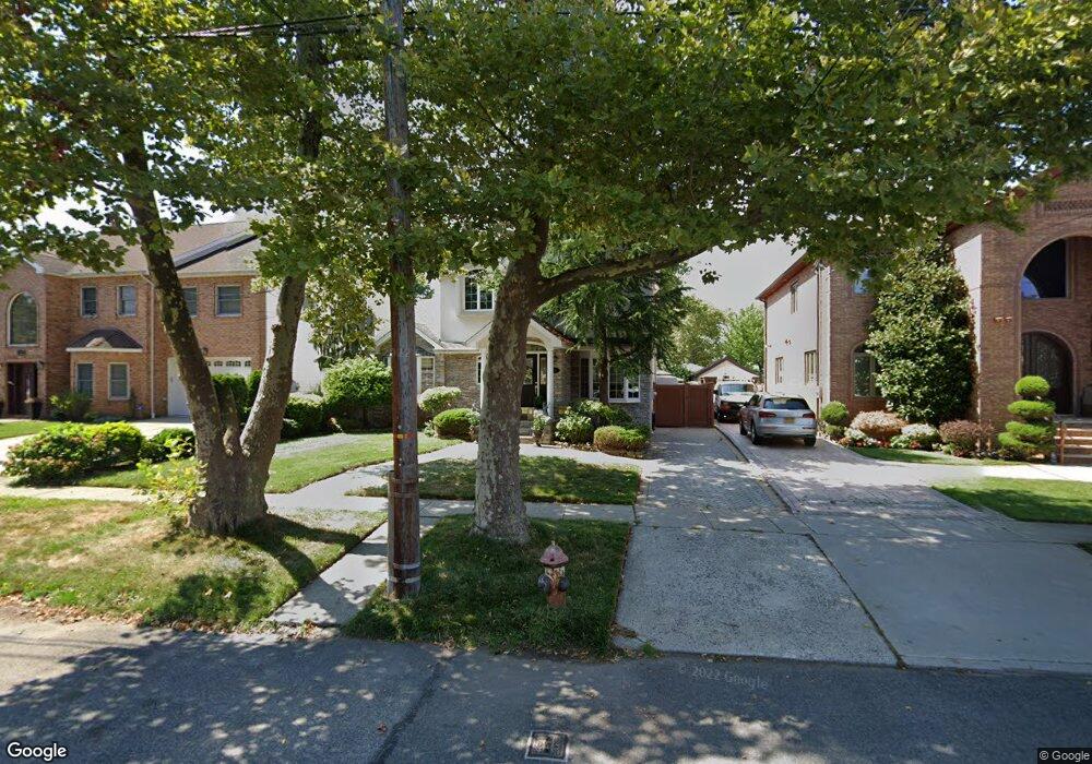 376 Willowbrook Rd, Staten Island, NY 10314 - photo 1