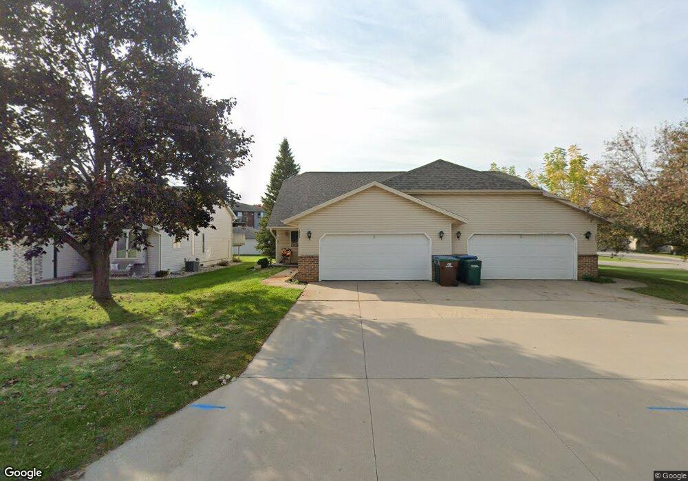 2823 W Parkmoor Ct, Appleton, WI 54914 - photo 1